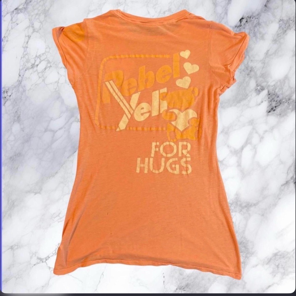 Vintage Y2K Rebel Yell "For Hugs" Coral Boutique Tee
